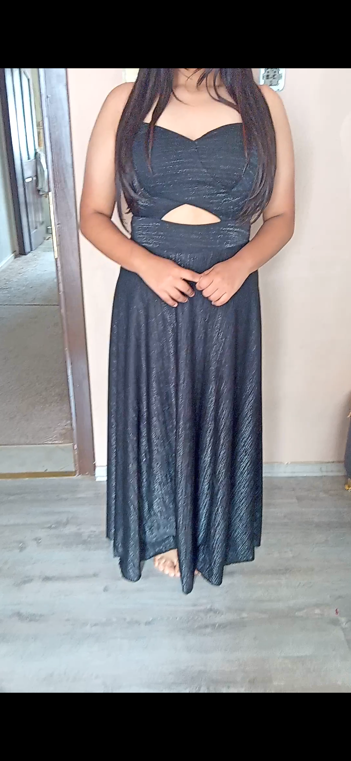 Taşlı gece elbisesi Taşlı gece elbisesi