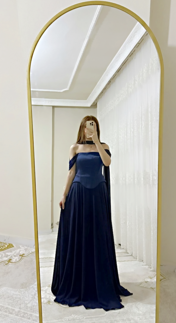 Kayık yaka saten peplum kesim uzun şifon abiye Kayık yaka saten peplum kesim uzun şifon abiye