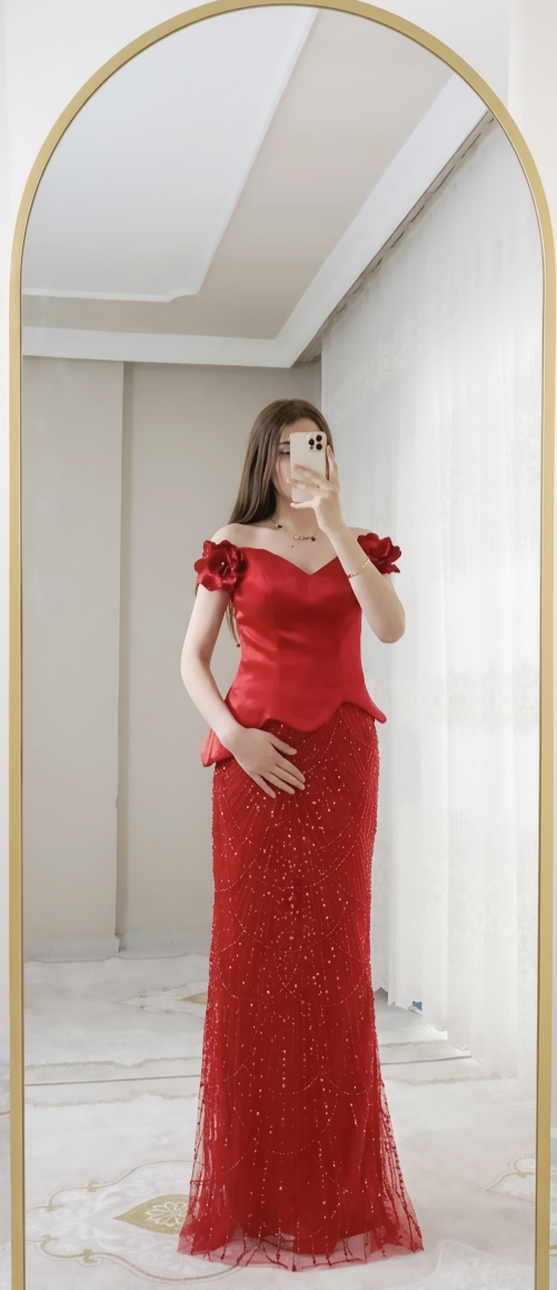 Kayık yaka çiçekli aplikeli uzun abiye Kayık yaka çiçekli aplikeli uzun abiye